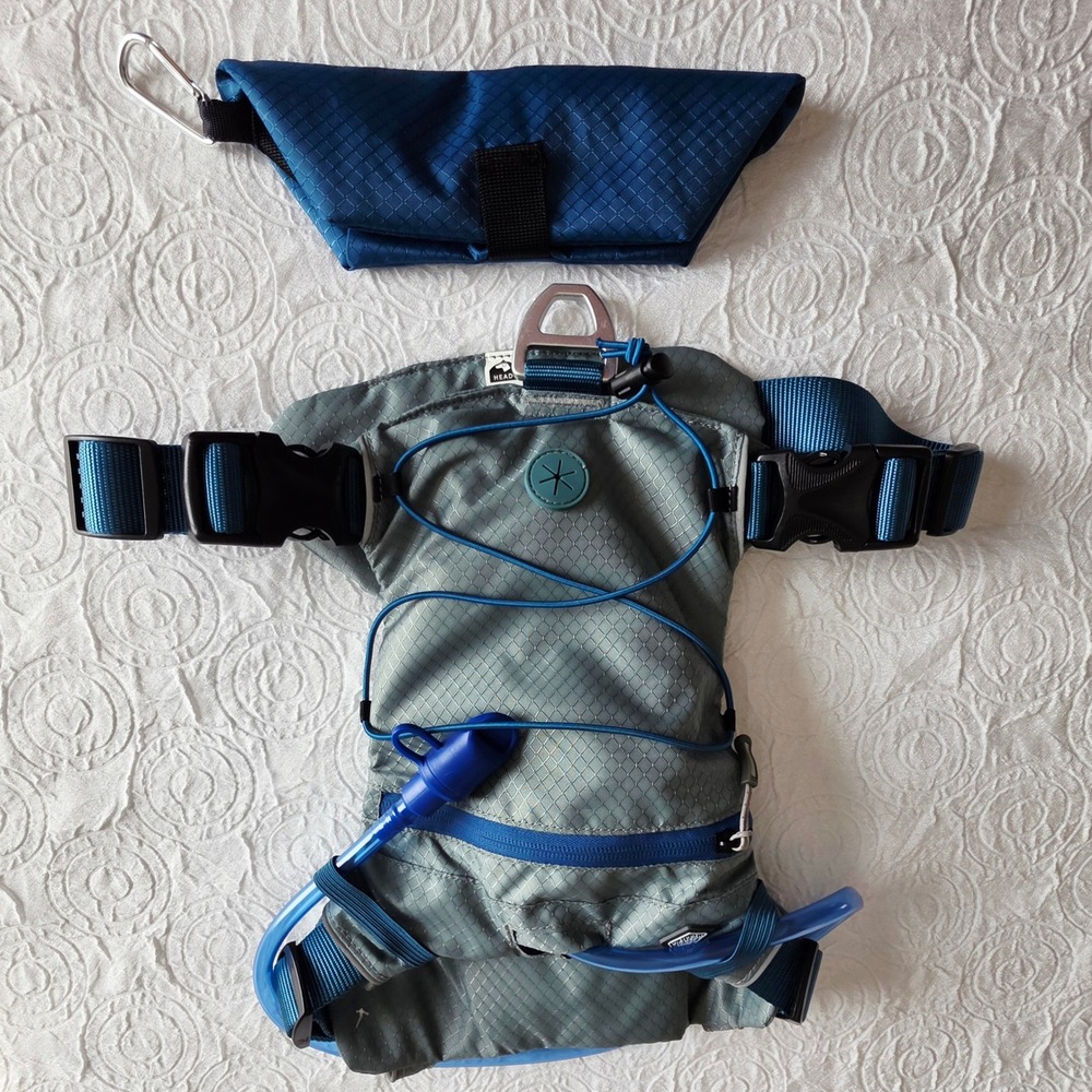 Arcadia Trail Dog Hydration Pack Harness Blue Gray Large Water Bladder Hiking
